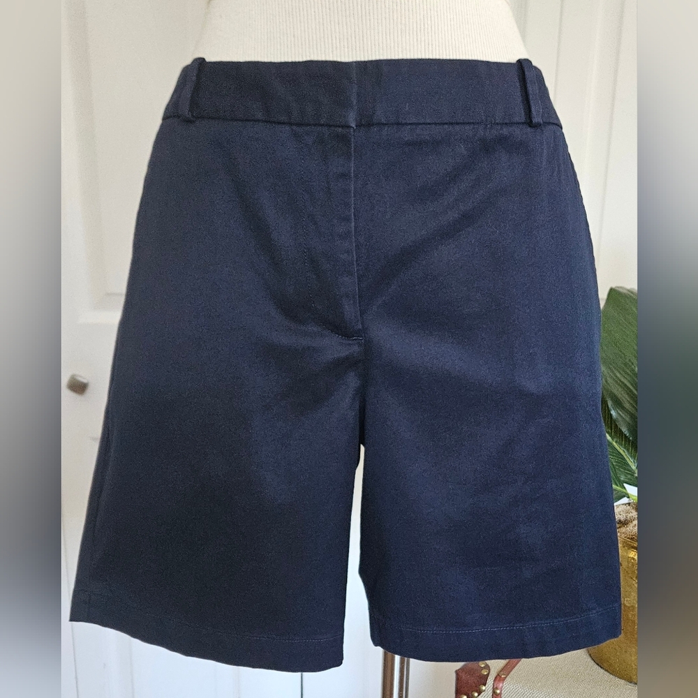 TALBOTS Perfect Shorts, Chinos-Bermuda Style Med-High Waist In Navy Blue Color!